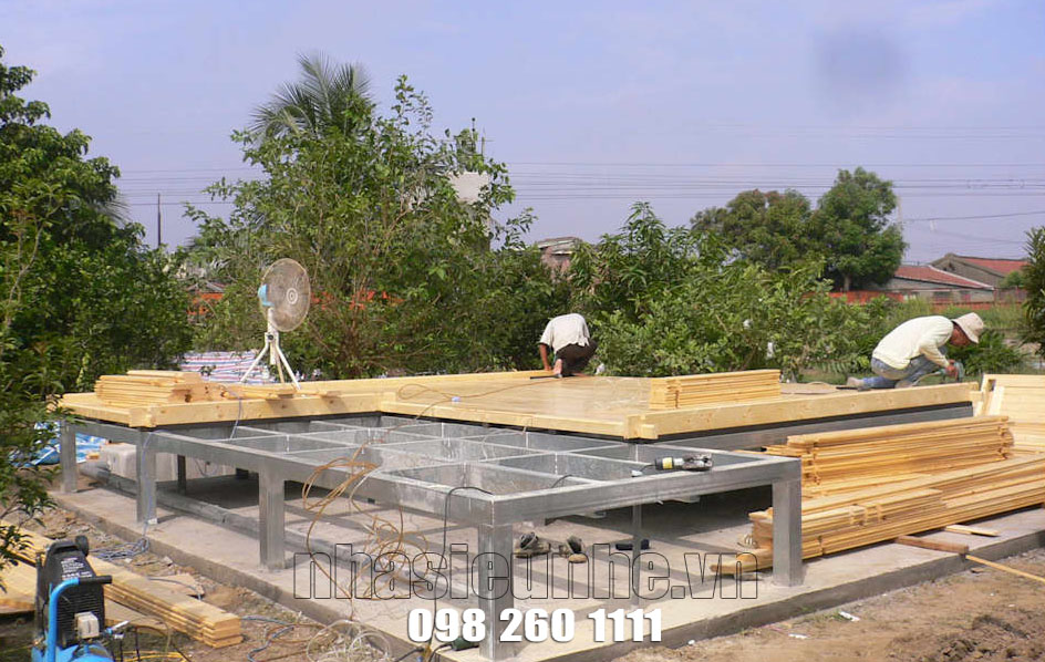 lắp đặt sàn gỗ nhà gỗ kết hợp nhà thép lắp ghép